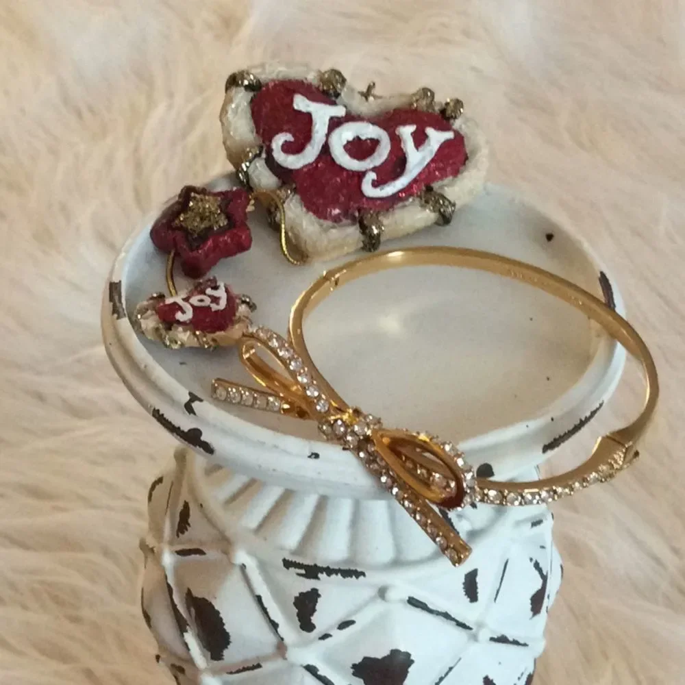 💞KATE SPADE New York 💞bow hinged bungle